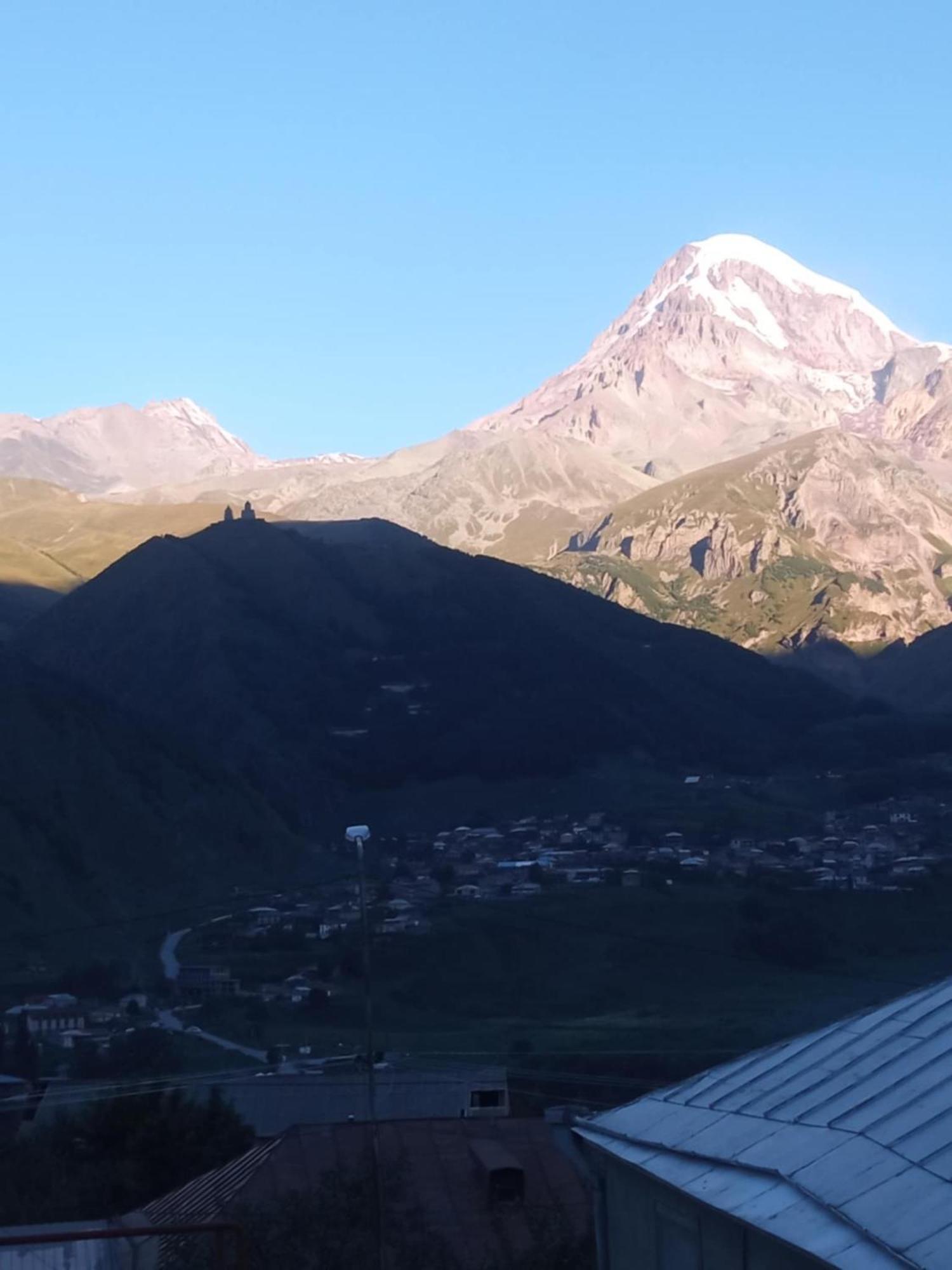 Guesthouse Relax In Kazbegi Εξωτερικό φωτογραφία
